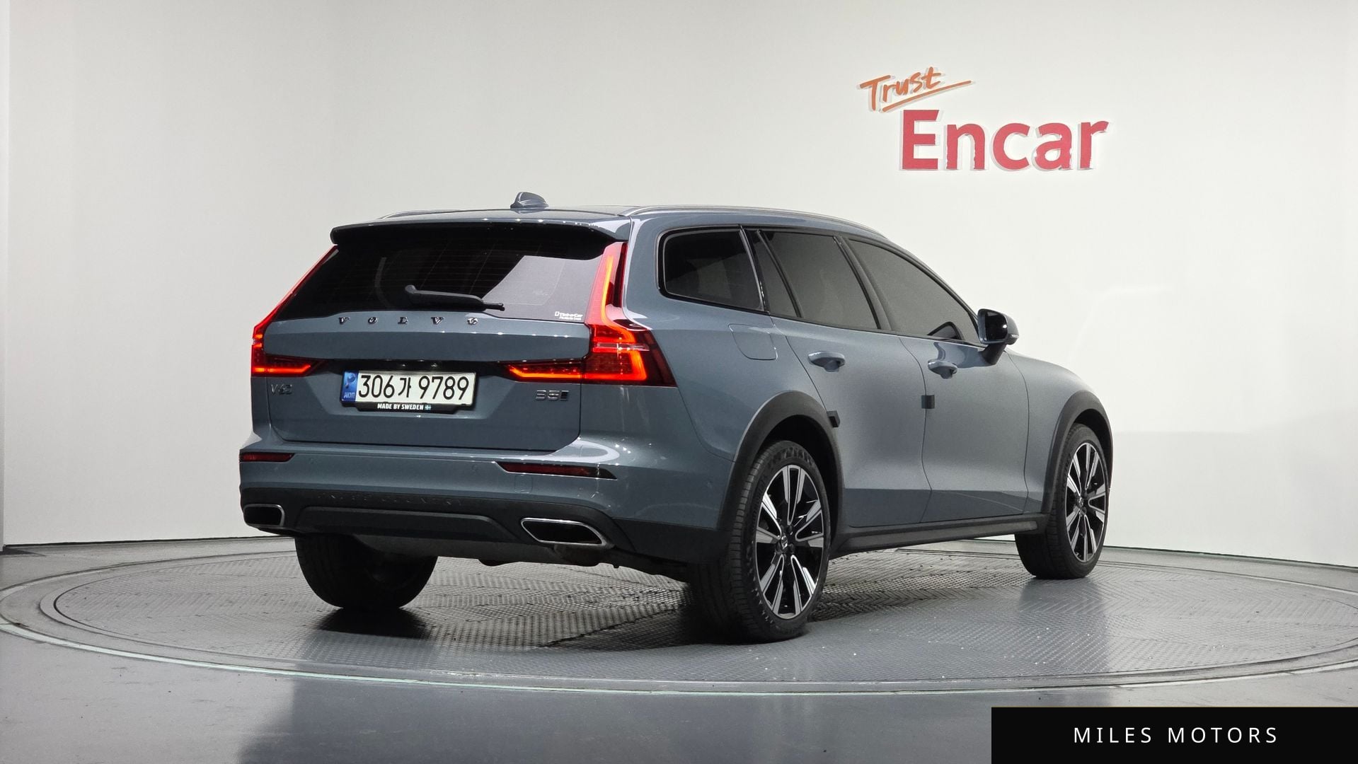 Volvo V60 2022 — миниатюра 2