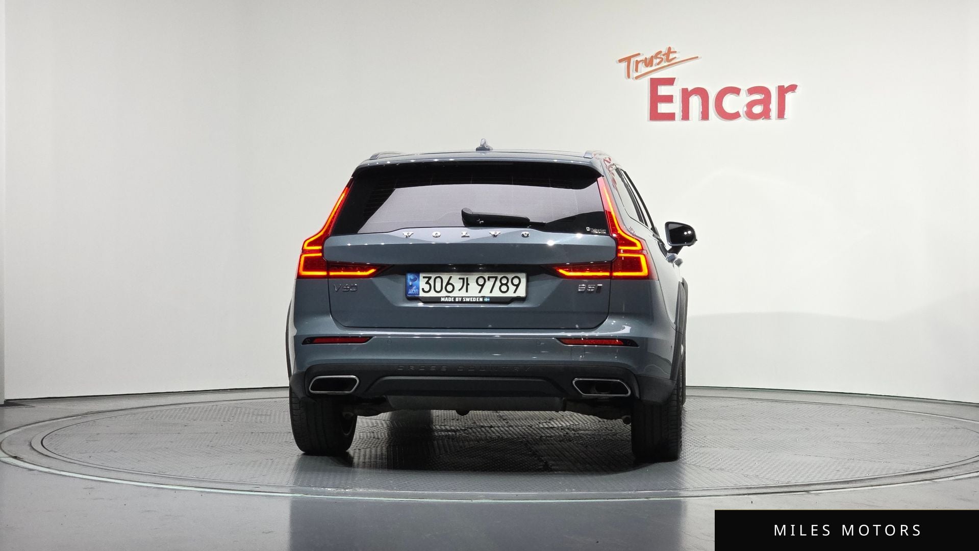 Volvo V60 2022 — миниатюра 4