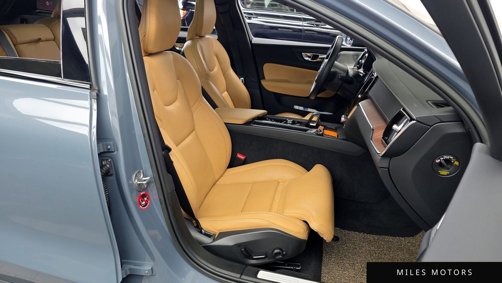 Volvo V60 2022 — миниатюра 11