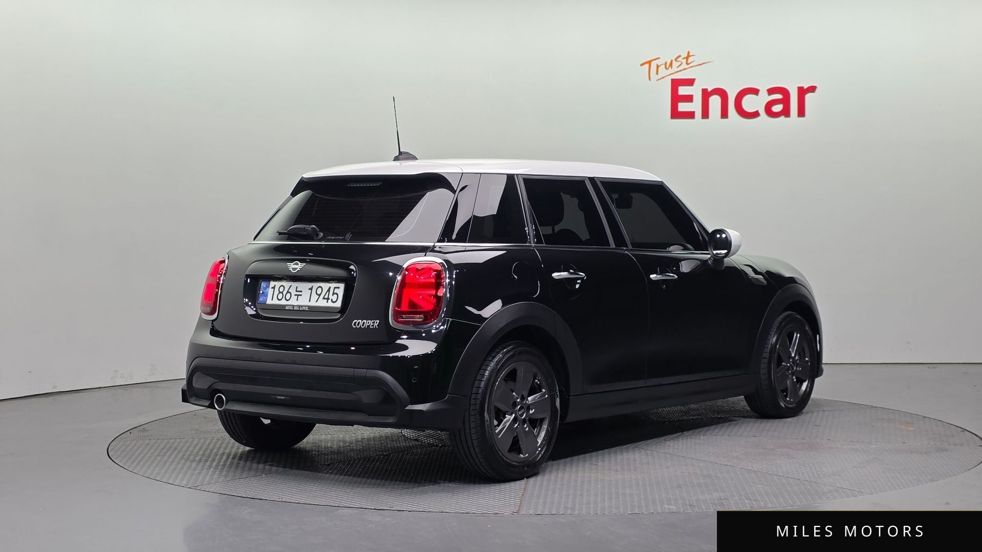MINI 쿠퍼 2023 — миниатюра 2