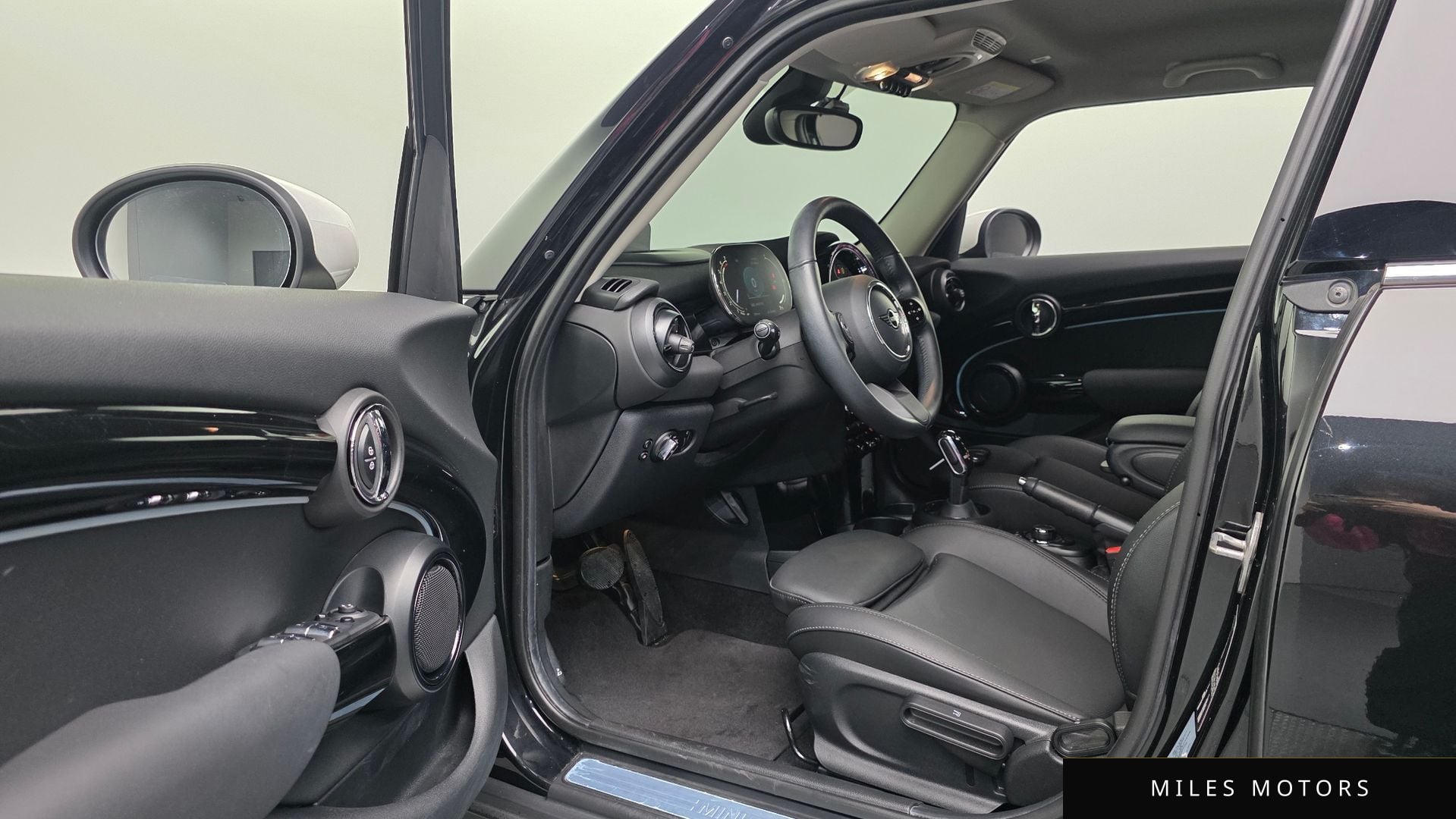 MINI 쿠퍼 2023 — миниатюра 12