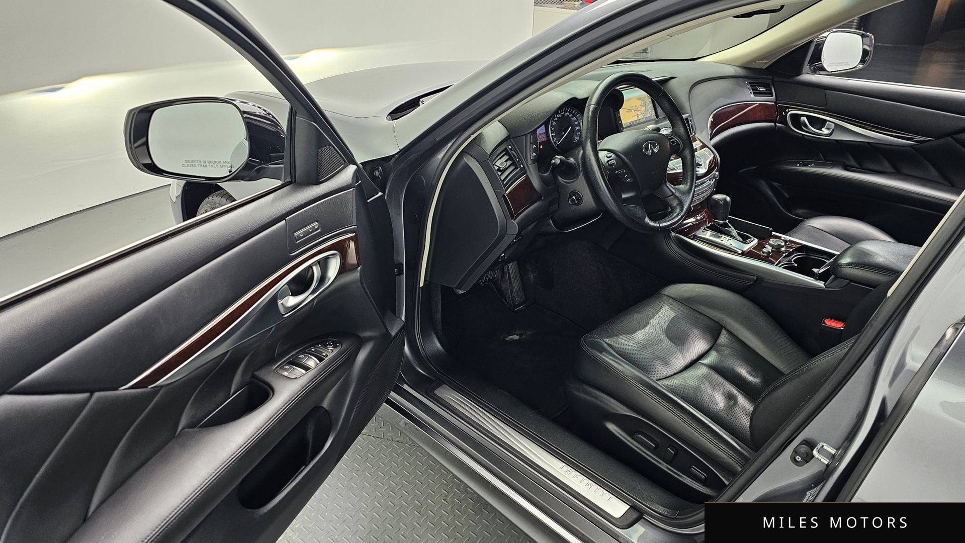 Infiniti Q70 2017 — миниатюра 11