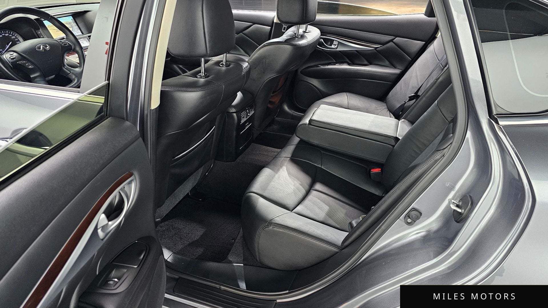 Infiniti Q70 2017 — миниатюра 12