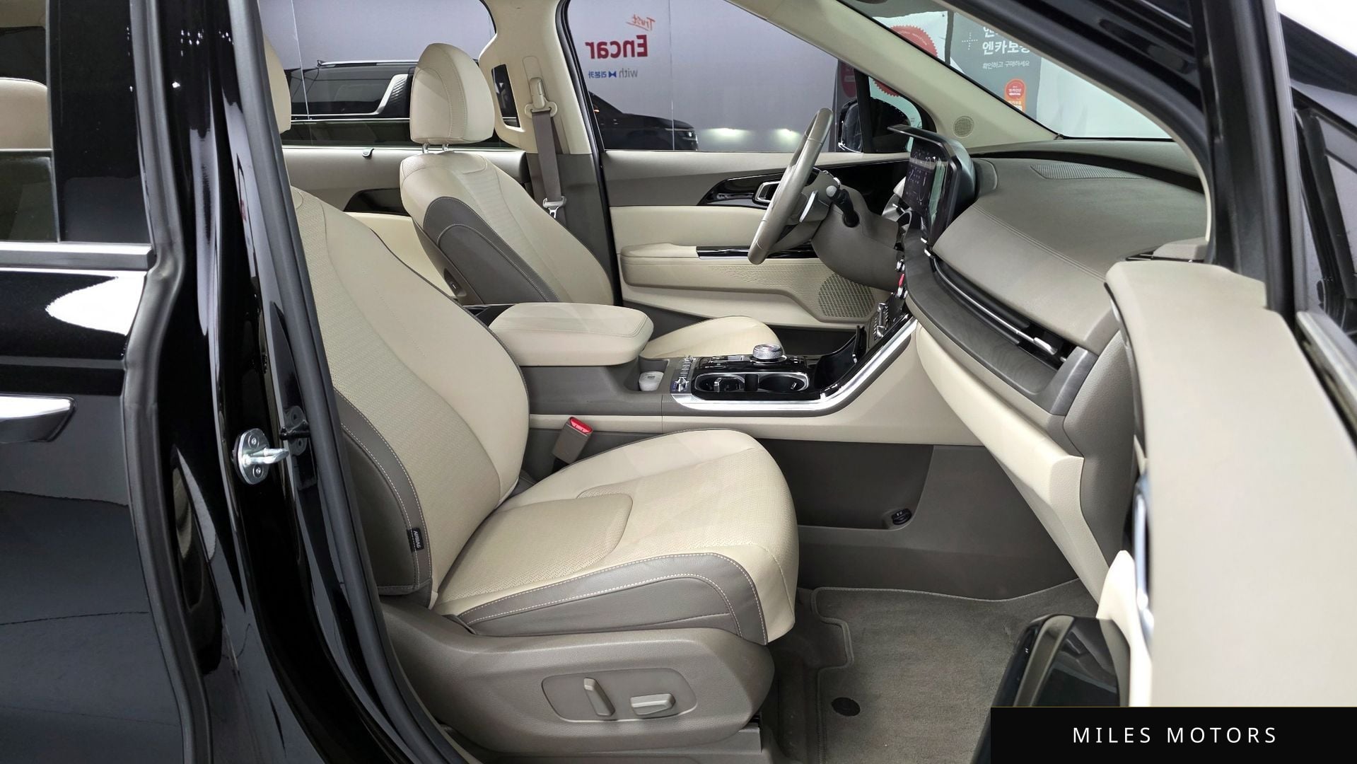 Kia Carnival 2023 — миниатюра 11