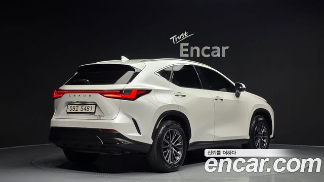 Лексус NX450h+ 2025 — миниатюра 2