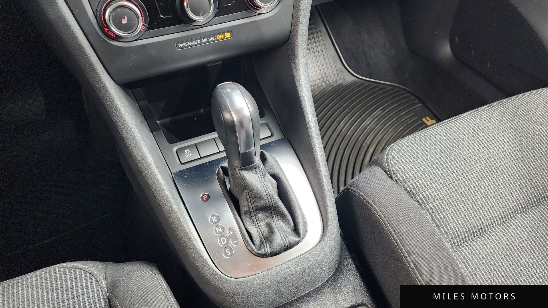 Volkswagen Golf 2011 — миниатюра 9