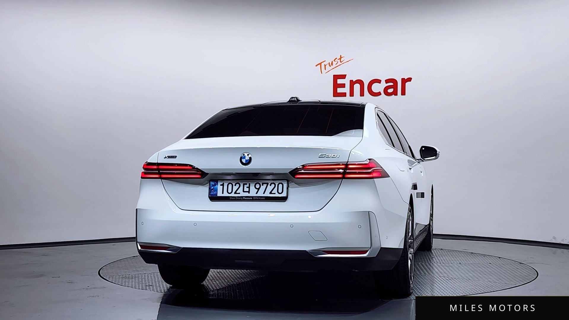 BMW 5 Series (G60) 2024 — миниатюра 4