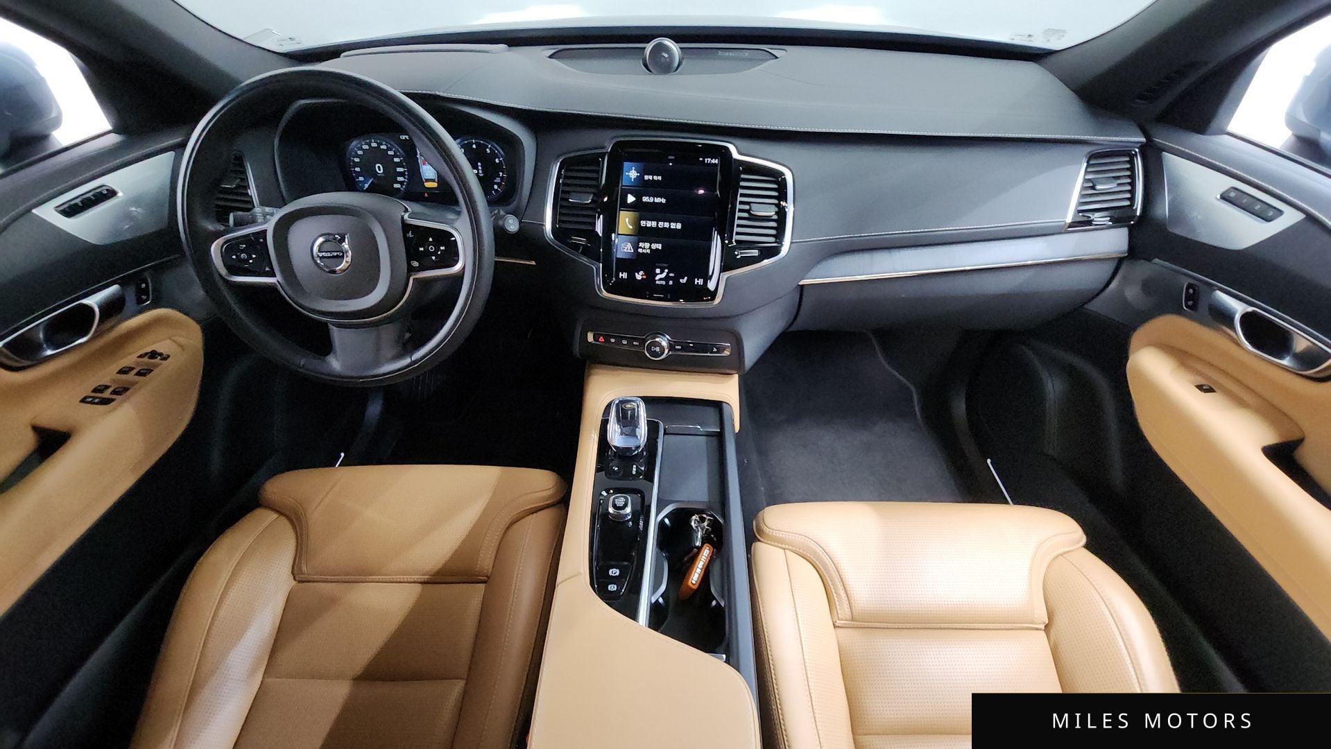 Volvo XC90 2022 — миниатюра 7