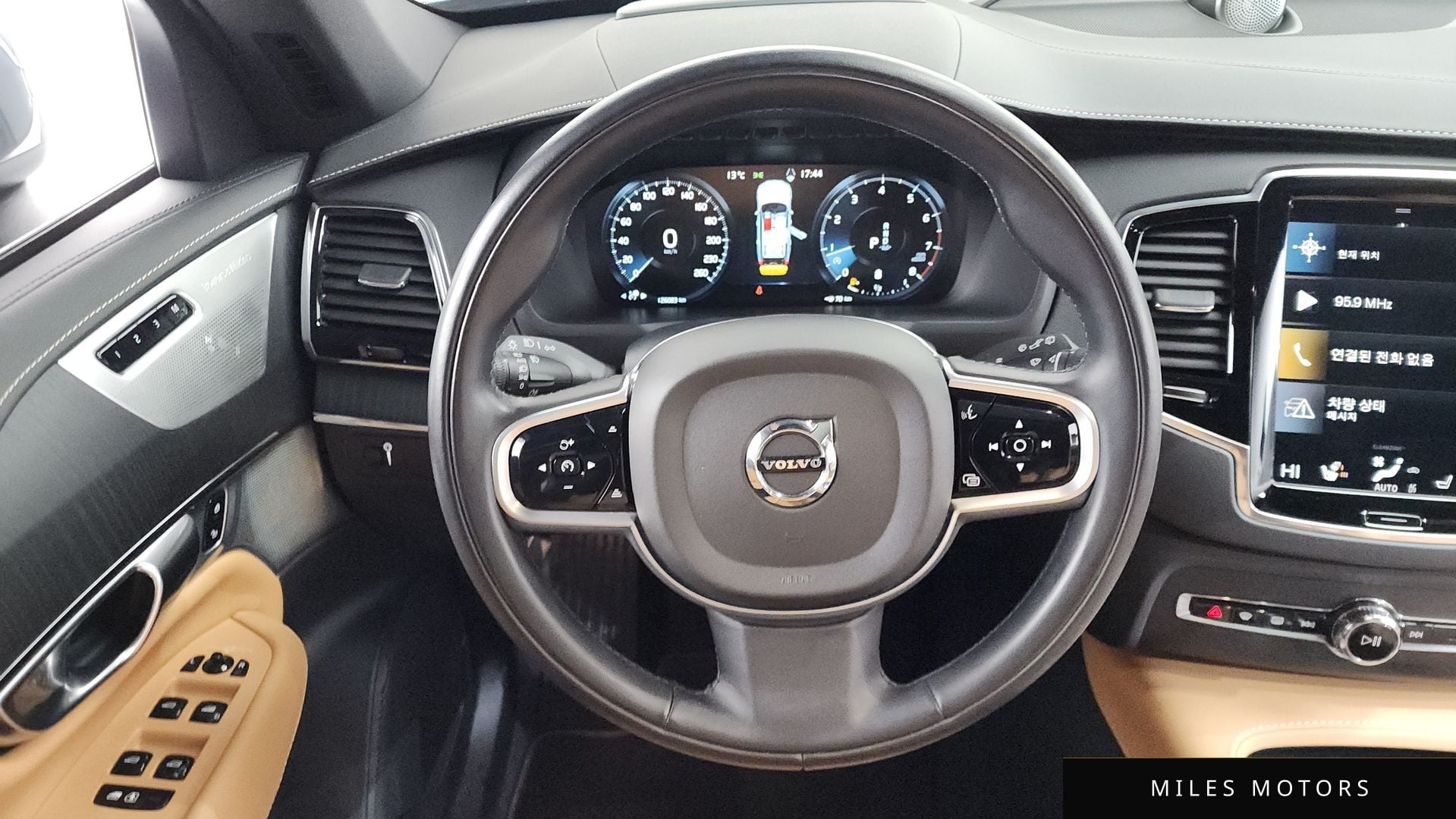 Volvo XC90 2022 — миниатюра 13