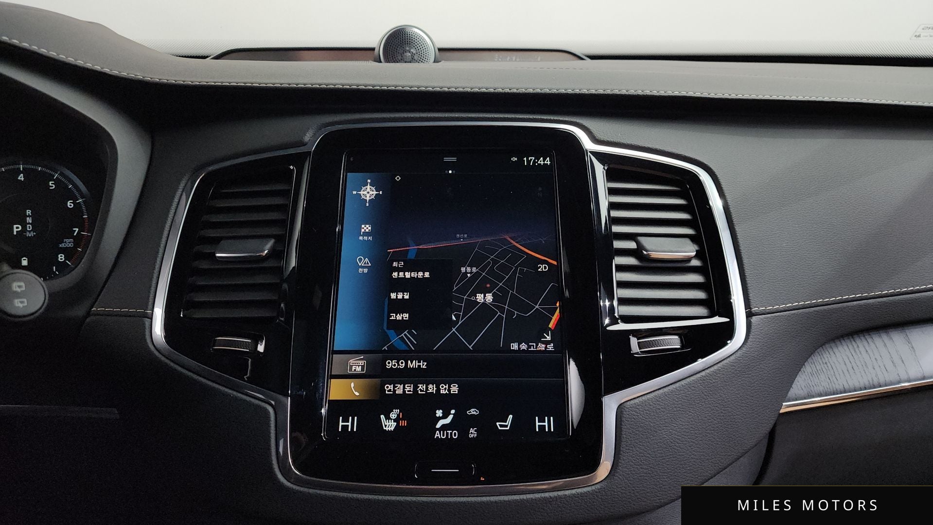 Volvo XC90 2022 — миниатюра 14