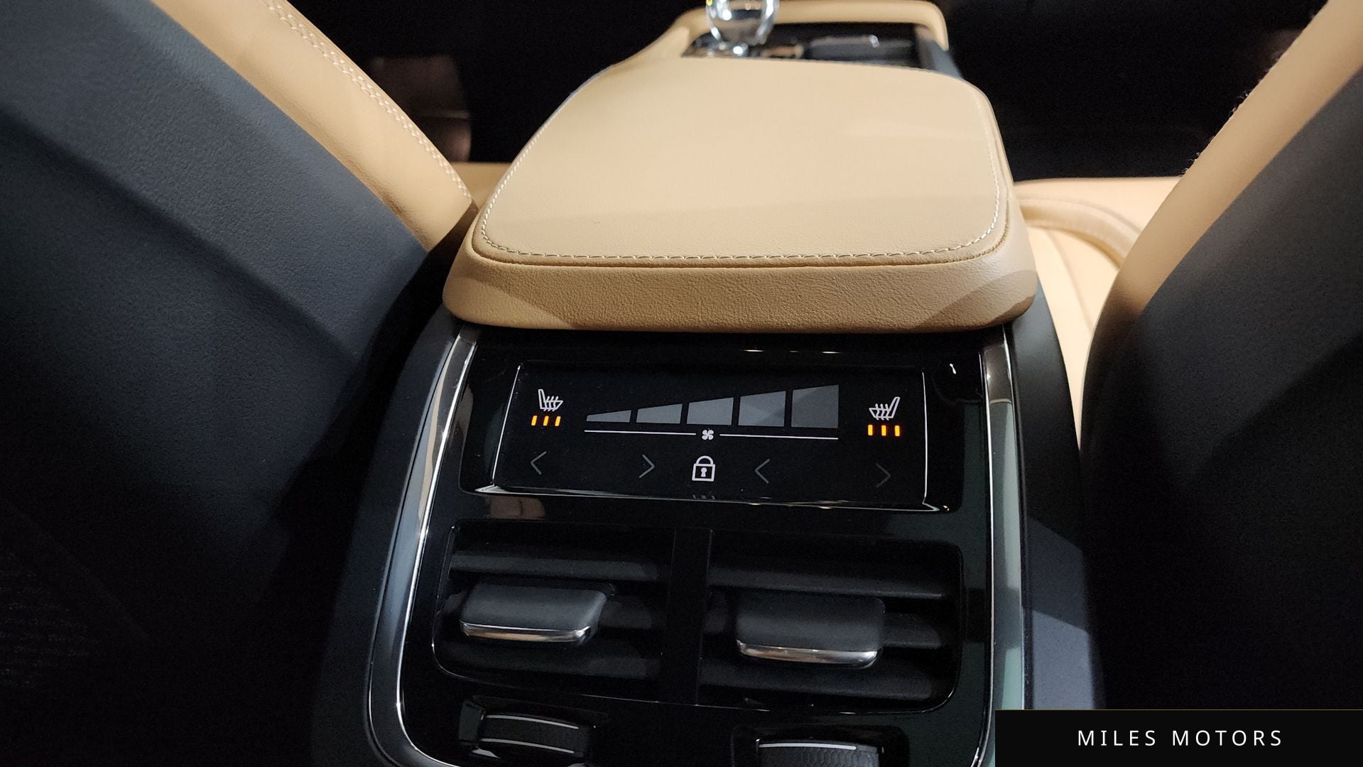 Volvo XC90 2022 — миниатюра 19