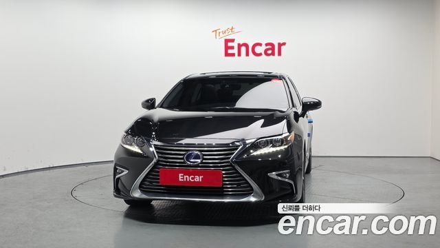 Лексус ES300h 2018 — миниатюра 3