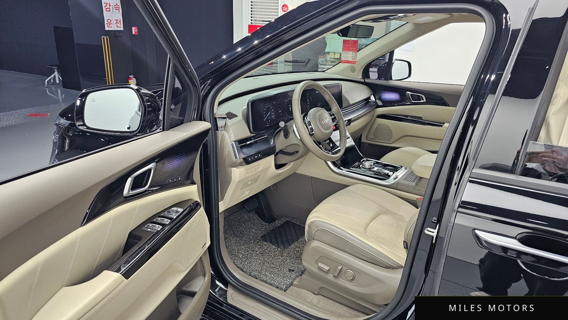 Kia Carnival 2023 — миниатюра 11