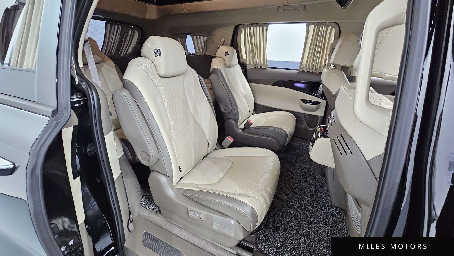 Kia Carnival 2023 — миниатюра 12