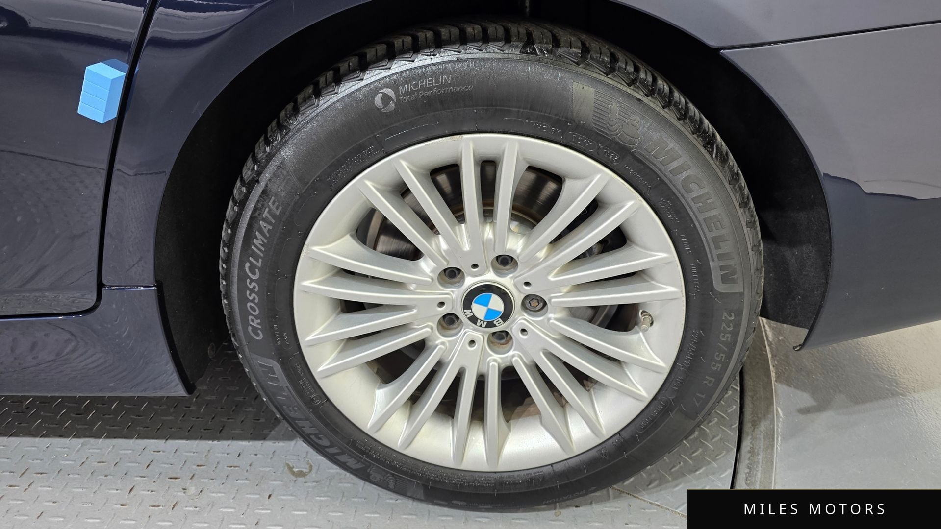 BMW 5 Series (F10) 2015 — миниатюра 5