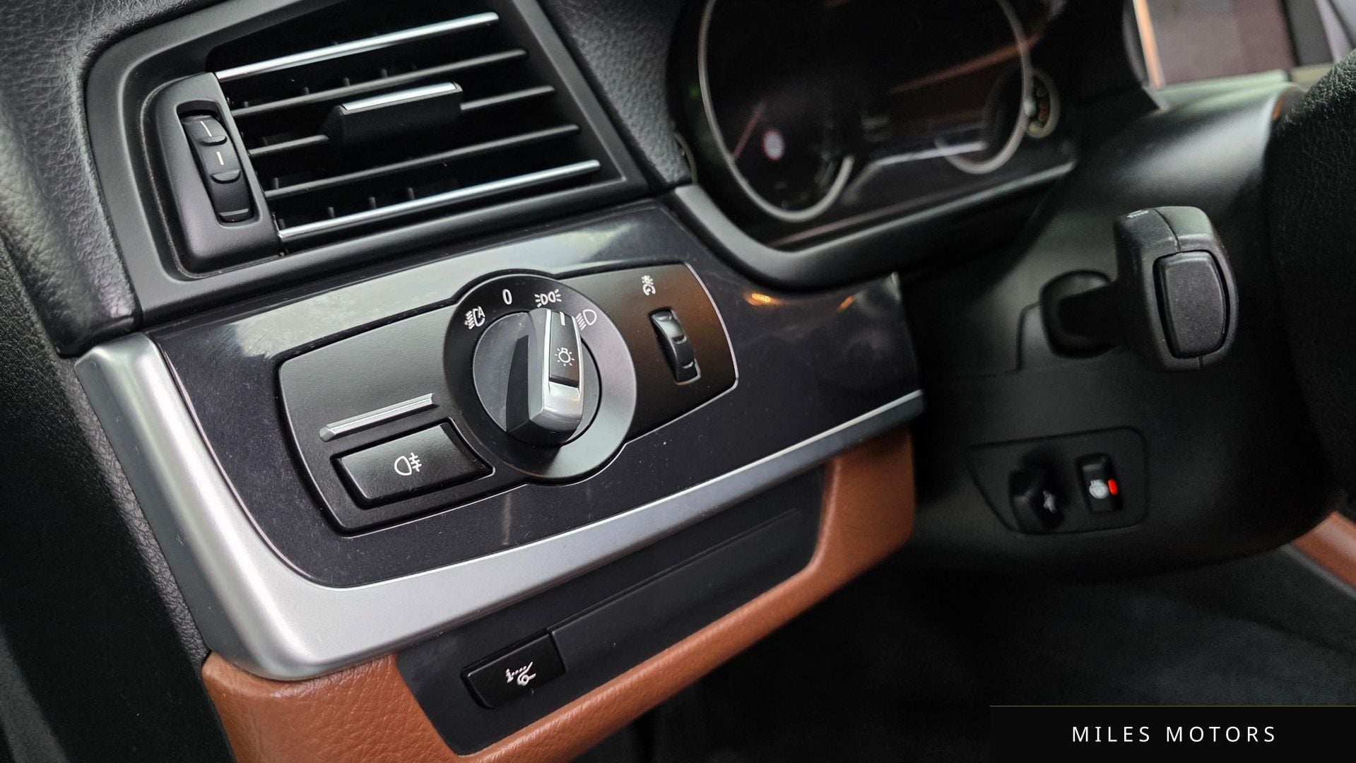BMW 5 Series (F10) 2015 — миниатюра 14