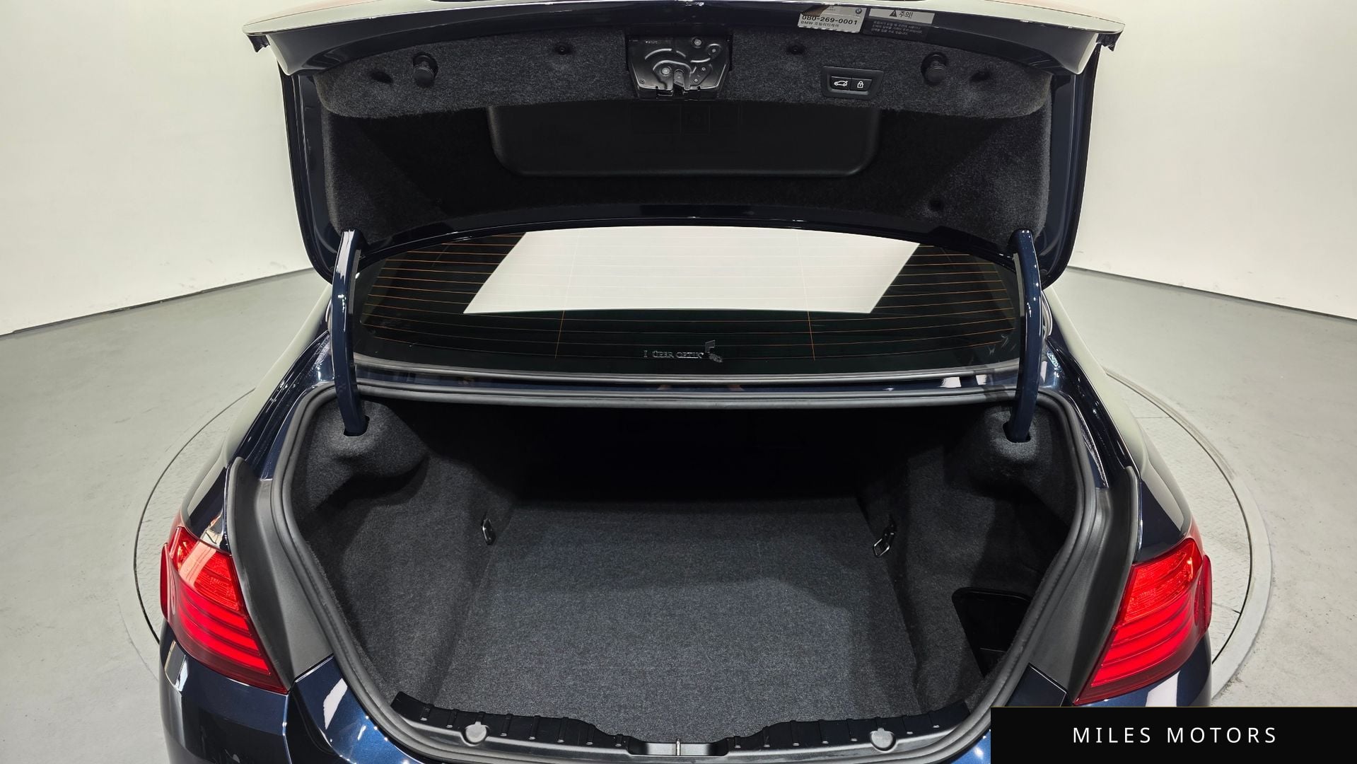 BMW 5 Series (F10) 2015 — миниатюра 20
