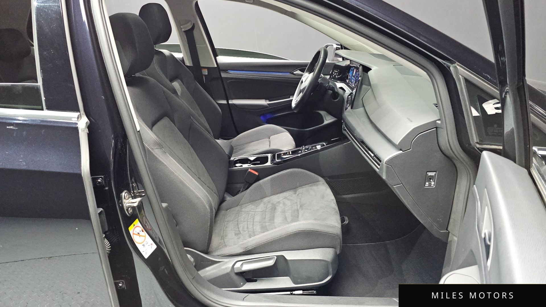Volkswagen Golf 2023 — миниатюра 11