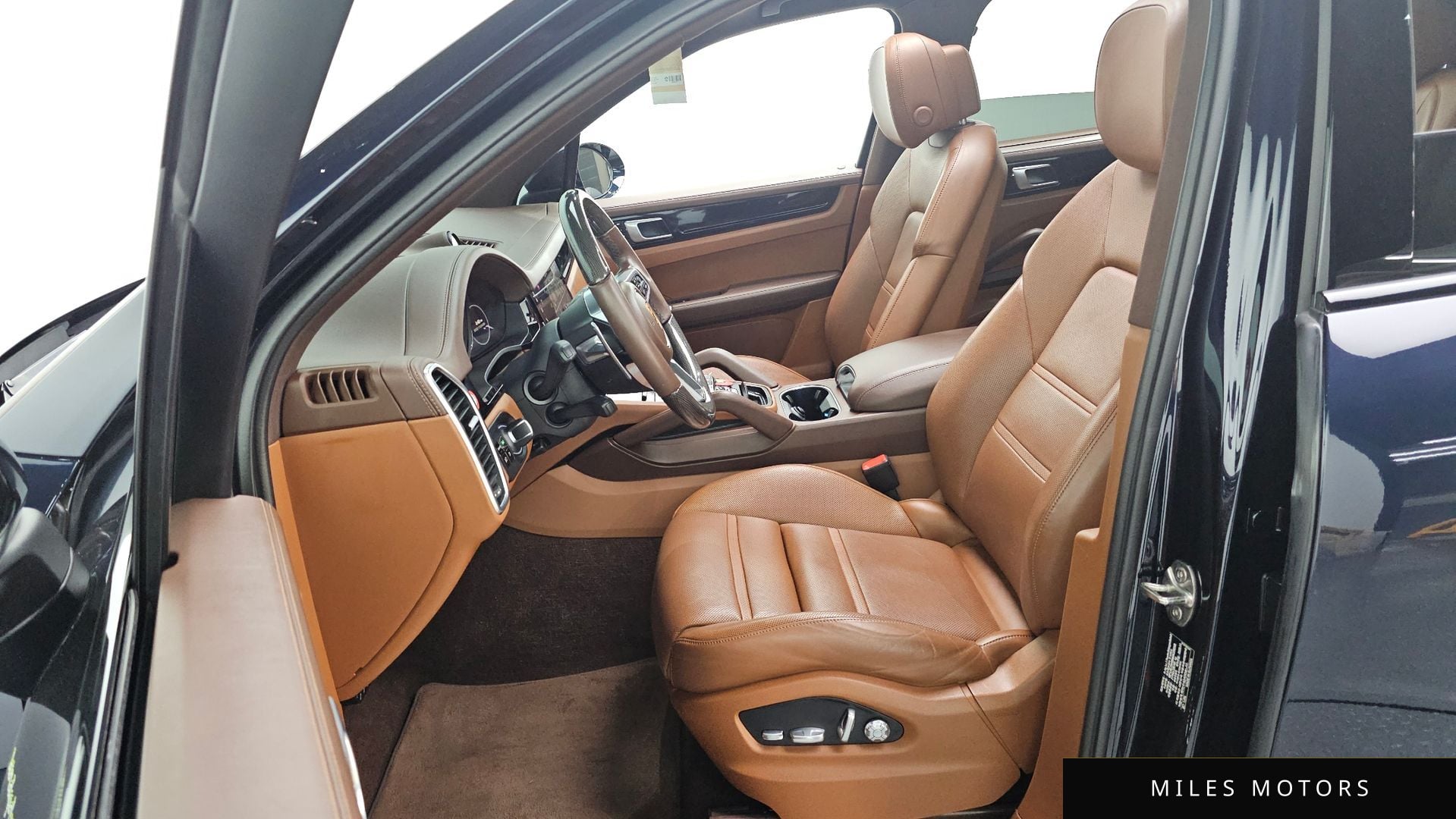 Porsche Cayenne 2021 — миниатюра 10