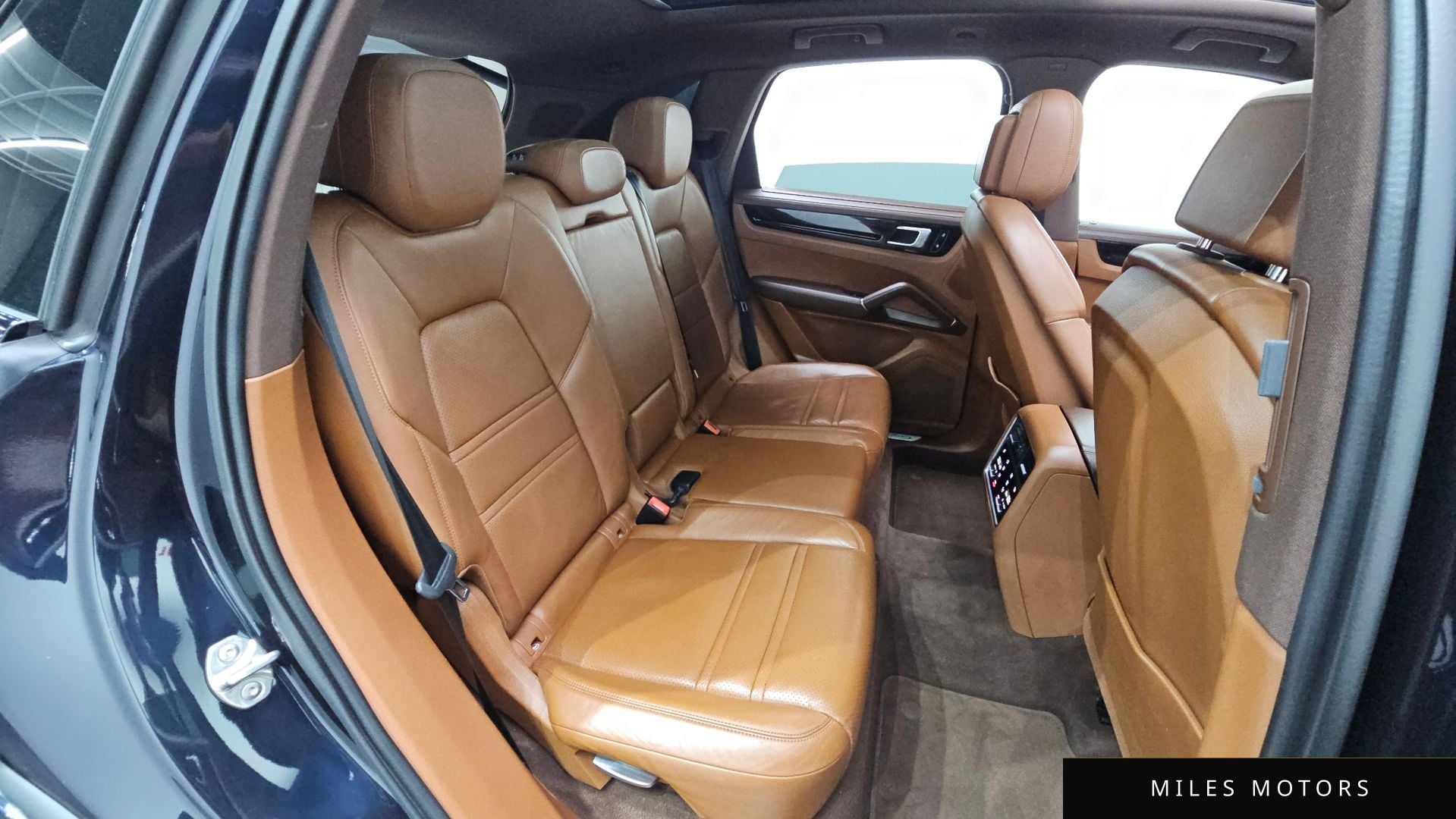 Porsche Cayenne 2021 — миниатюра 12