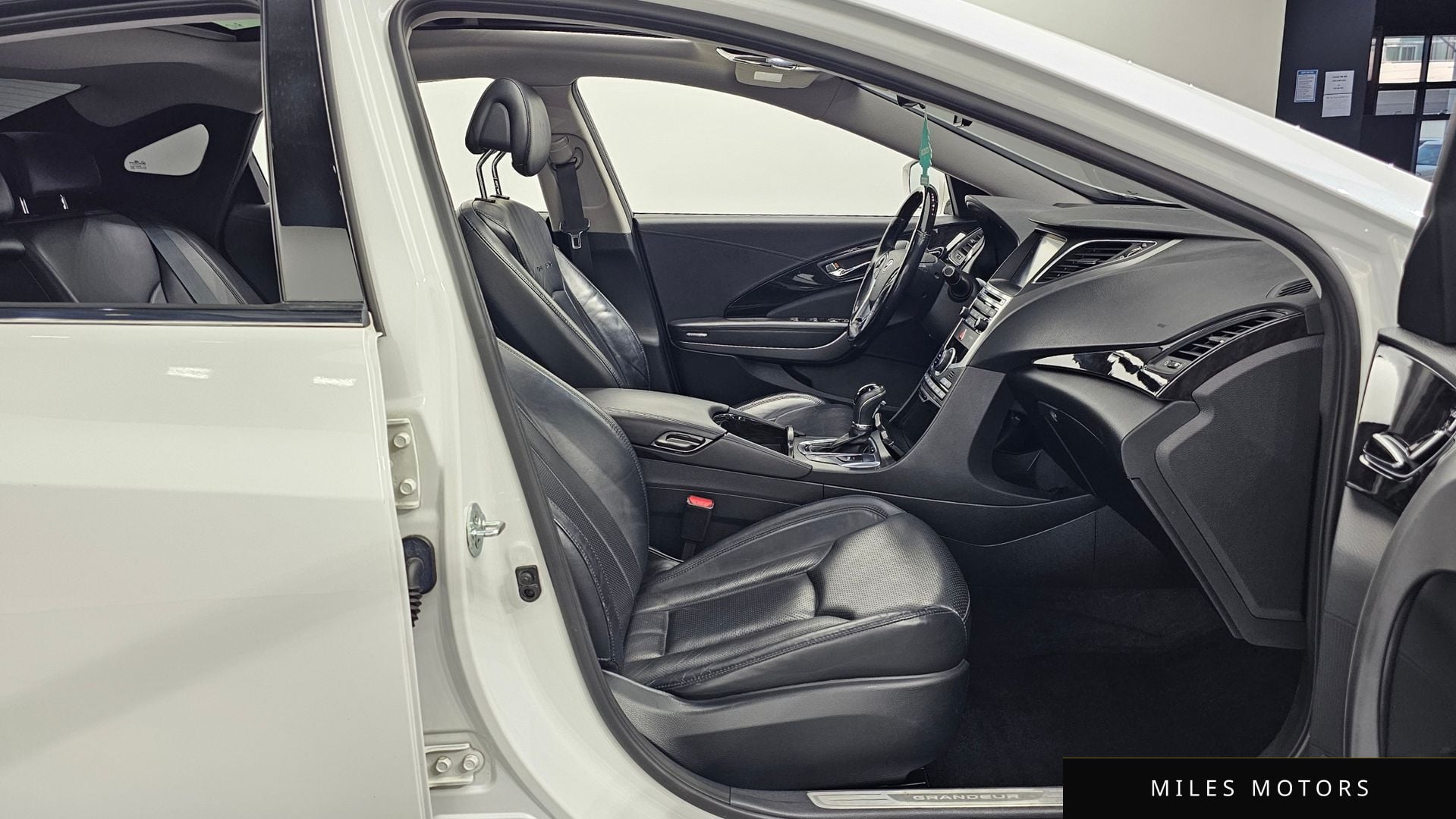 Hyundai Grandeur 2015 — миниатюра 10