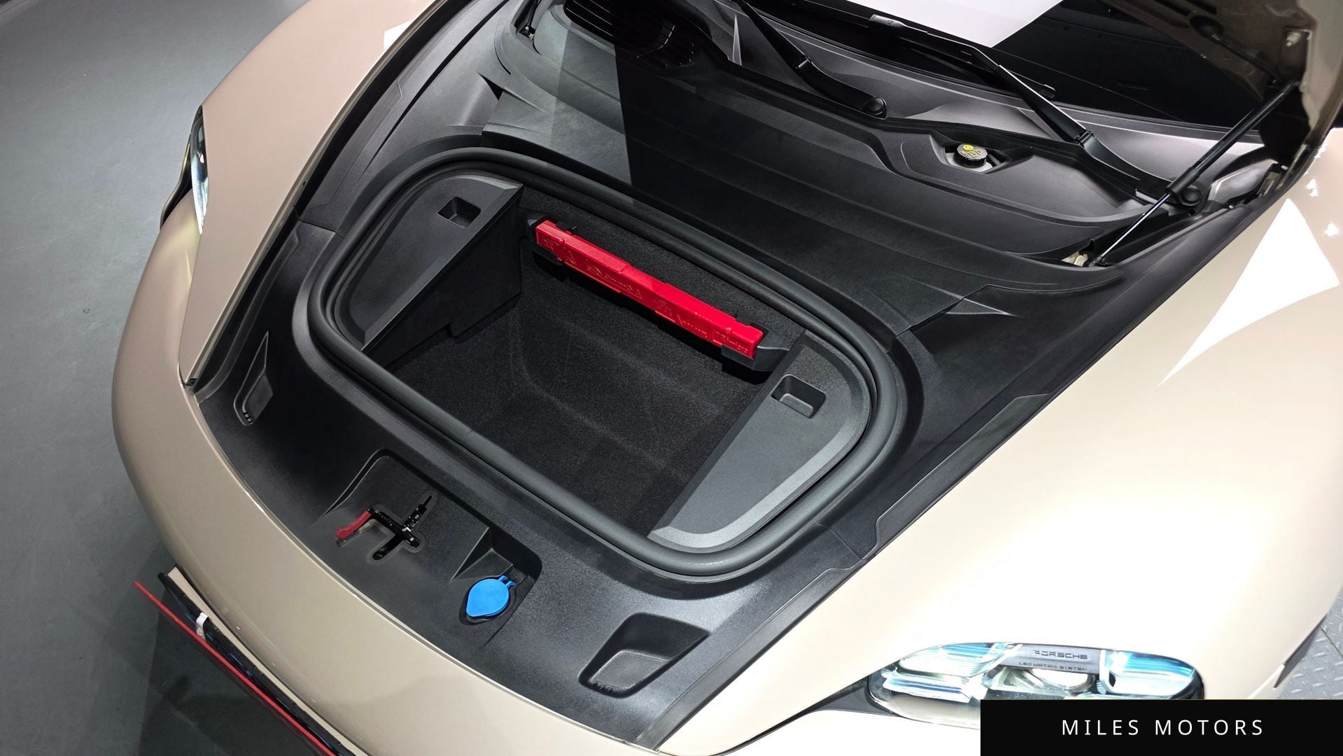 Porsche 타이칸 2023 — миниатюра 6
