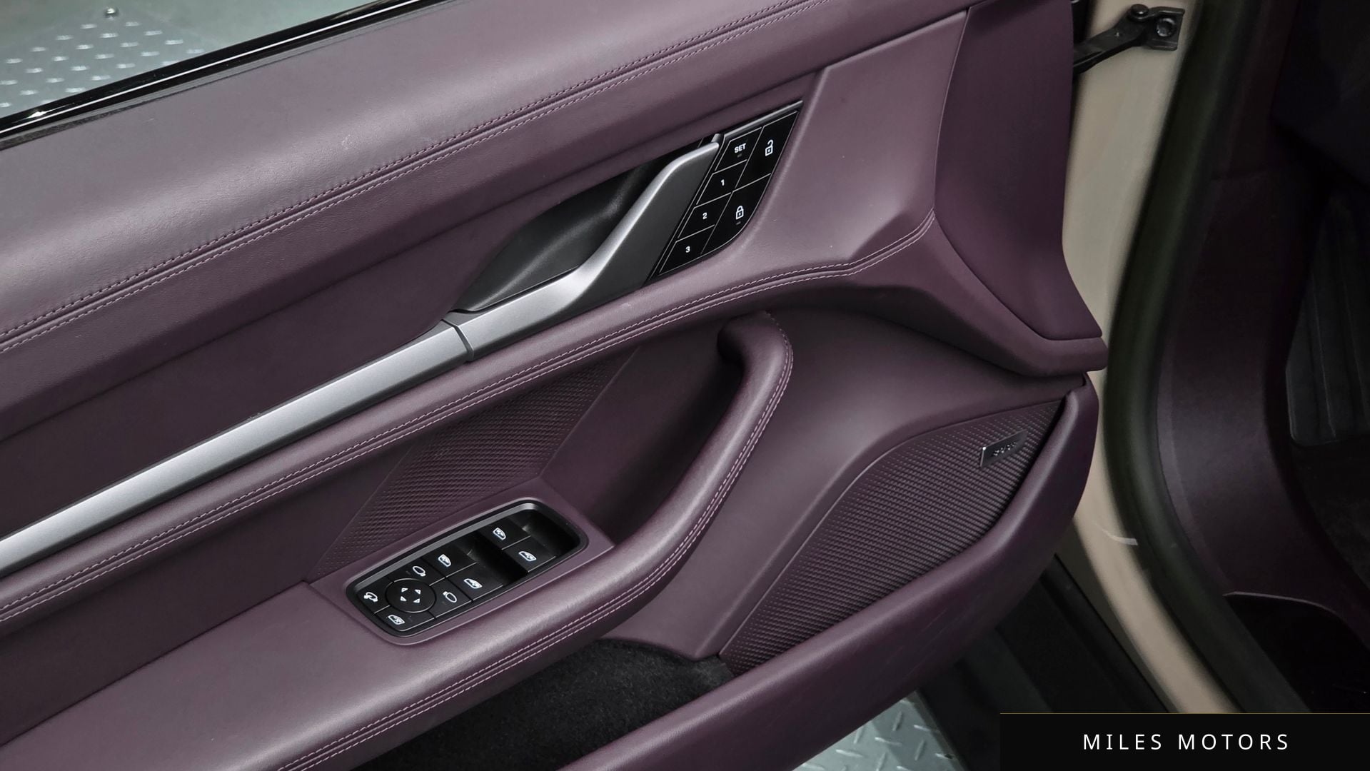 Porsche 타이칸 2023 — миниатюра 16