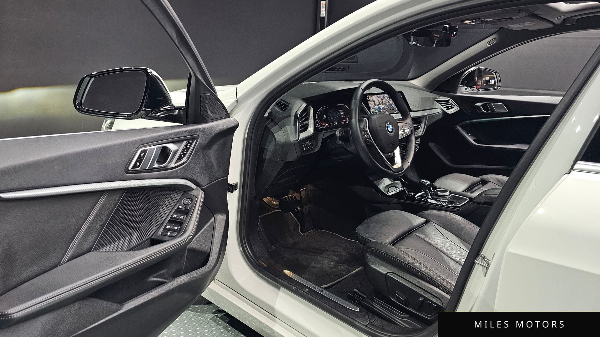 BMW 1시리즈 (F40) 2021 — миниатюра 17