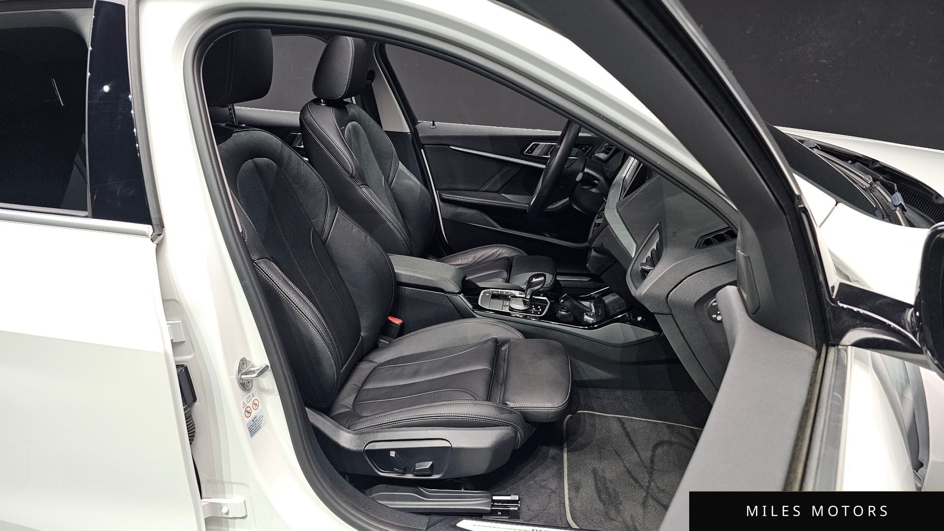 BMW 1시리즈 (F40) 2021 — миниатюра 18