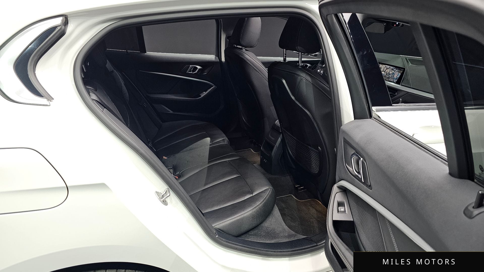 BMW 1시리즈 (F40) 2021 — миниатюра 19