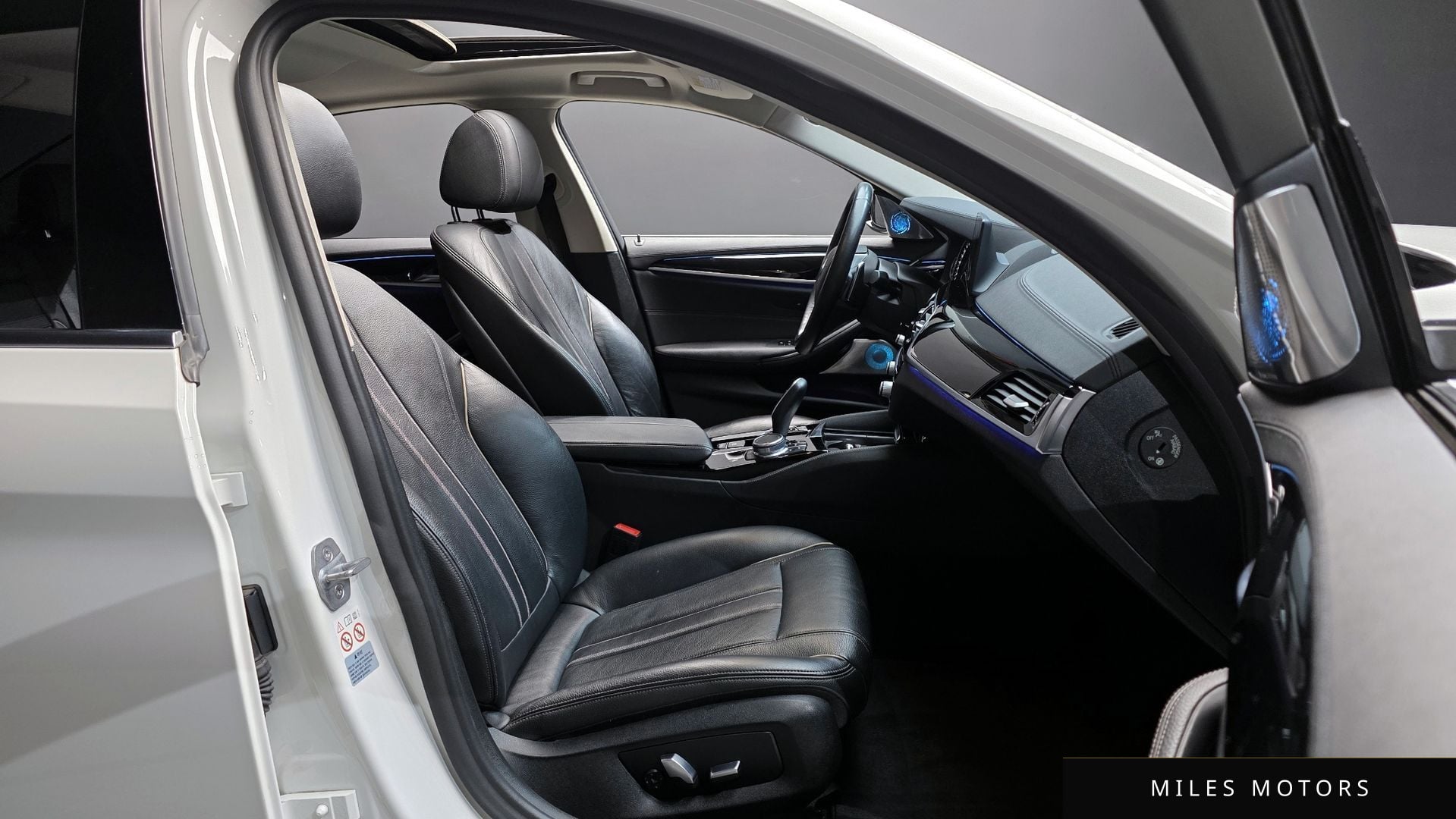 BMW 5 Series (G30) 2018 — миниатюра 10