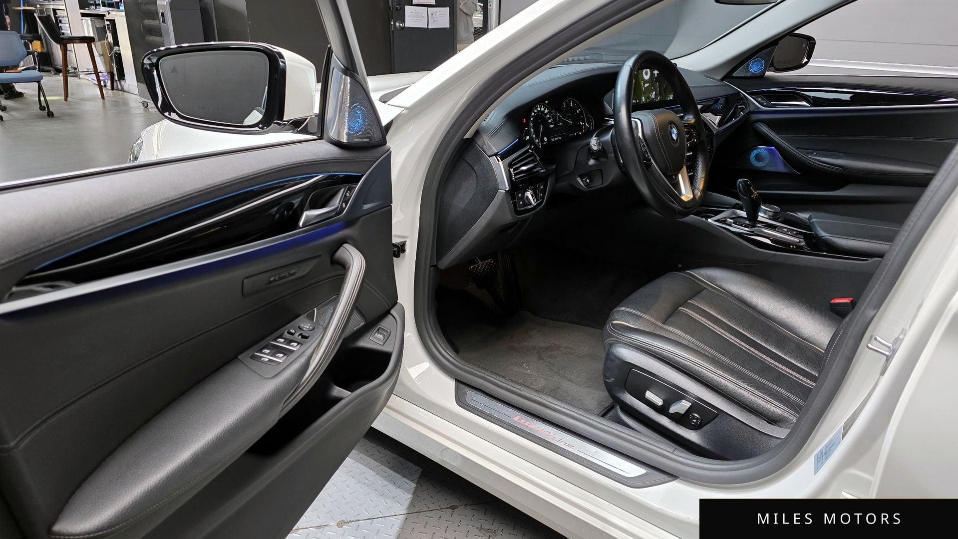BMW 5 Series (G30) 2018 — миниатюра 11