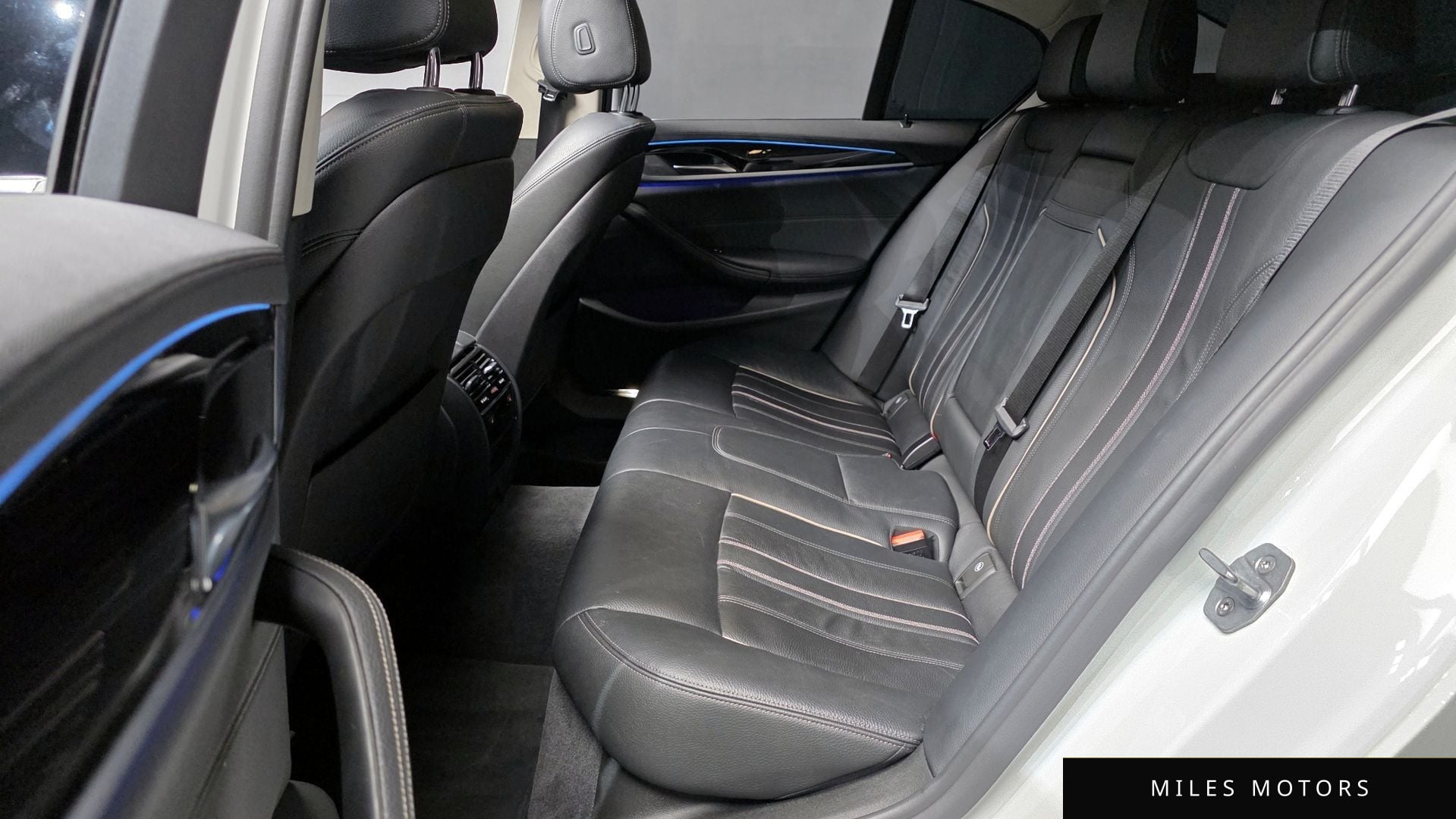 BMW 5 Series (G30) 2018 — миниатюра 12