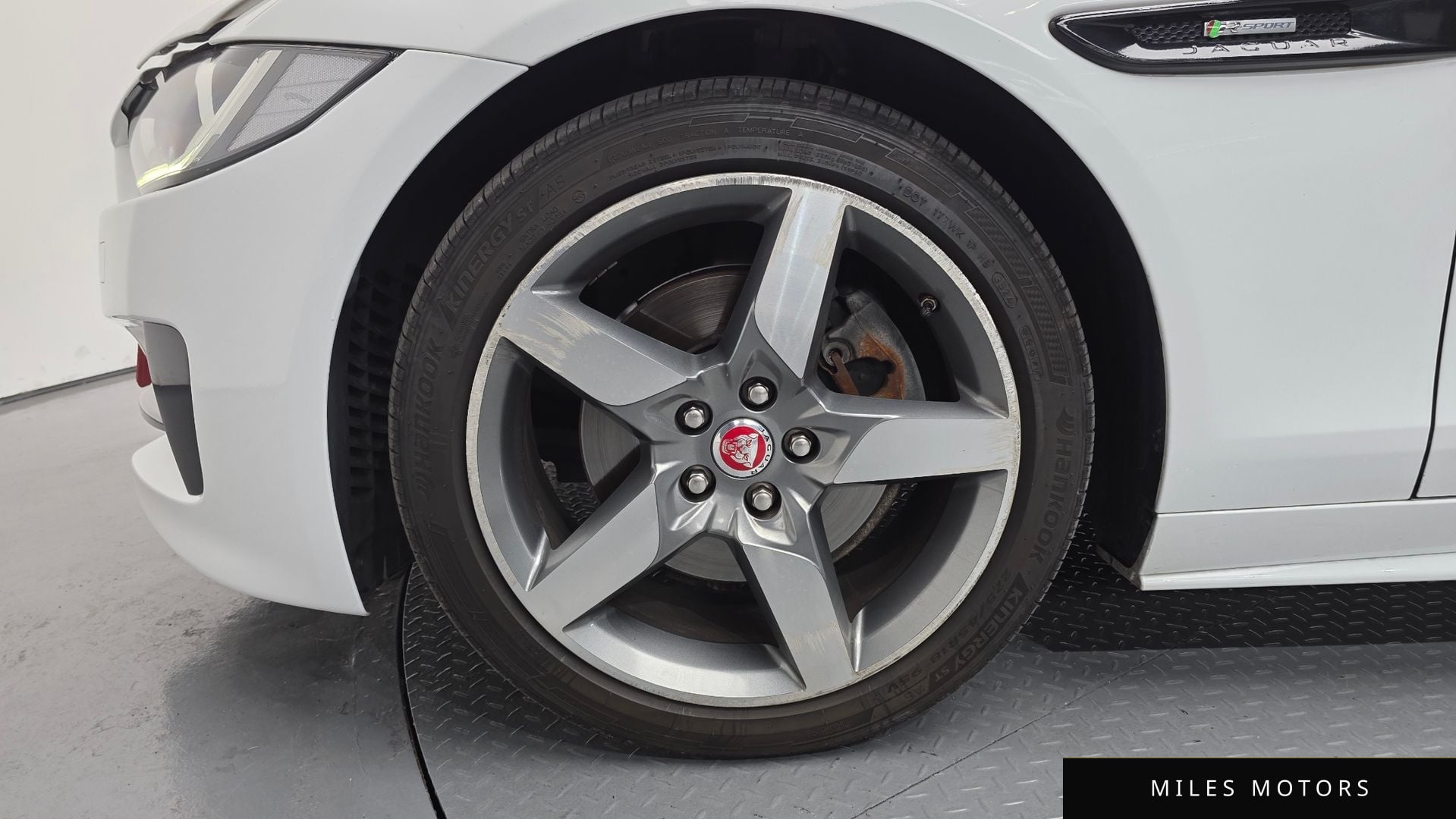 Jaguar XE 2016 — миниатюра 5