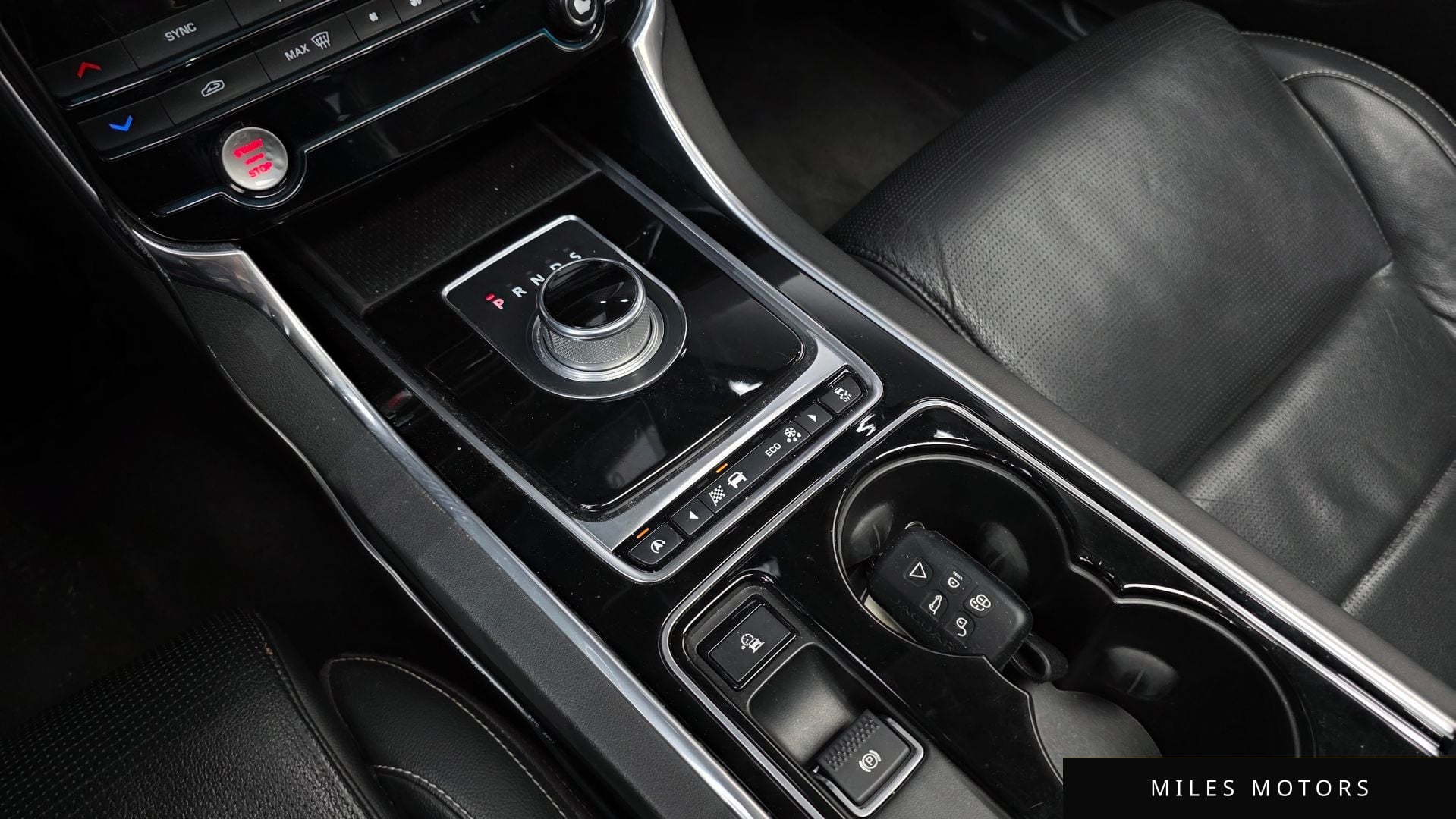 Jaguar XE 2016 — миниатюра 9