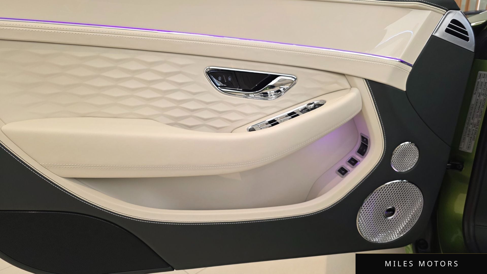Bentley Continental GT 2025 — миниатюра 10