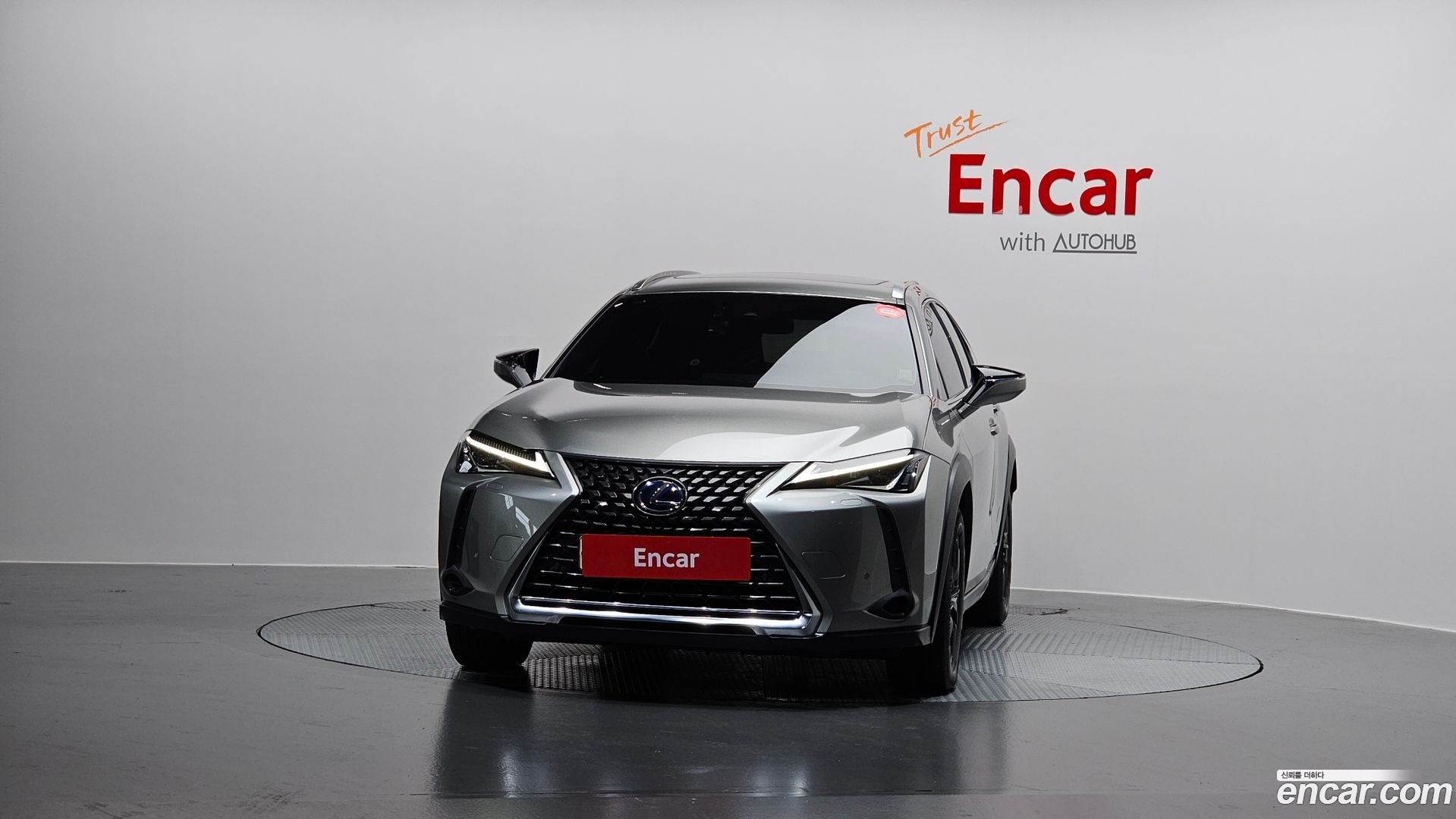 Лексус UX250h 2020 — миниатюра 3
