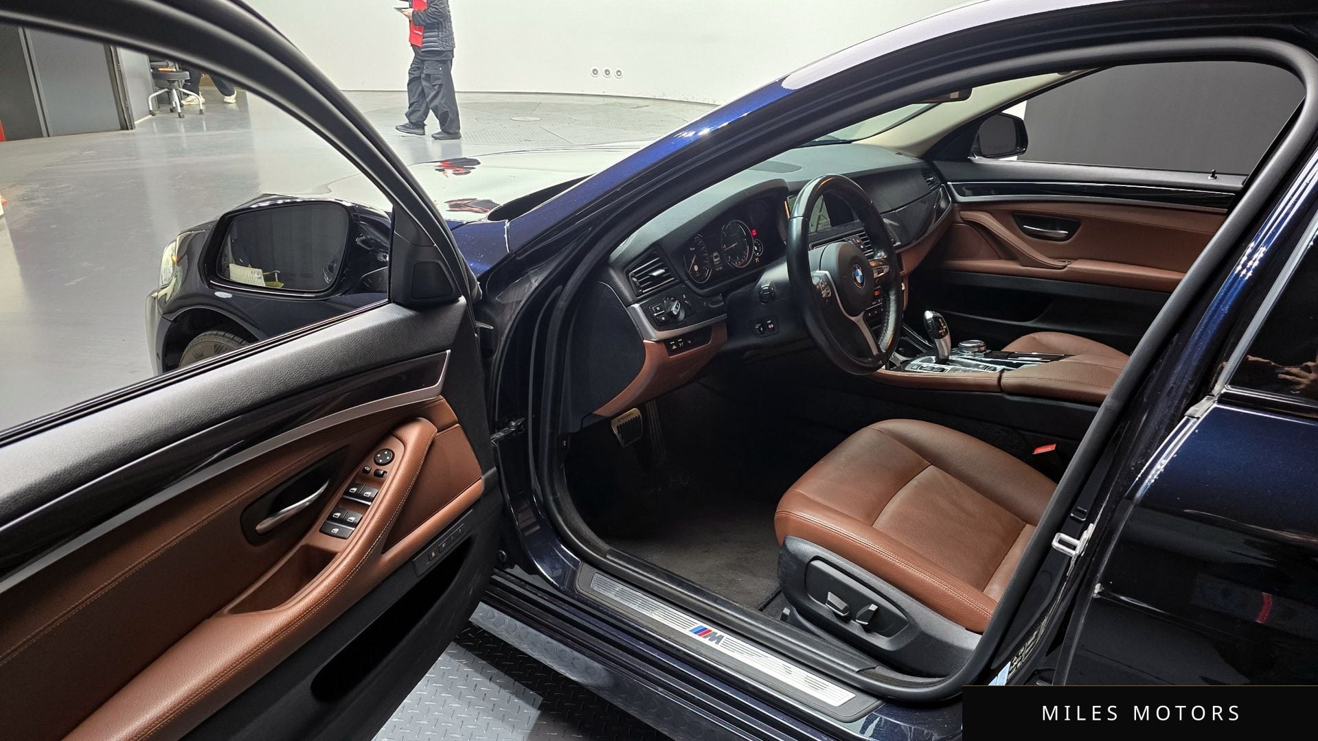 BMW 5 Series (F10) 2016 — миниатюра 10