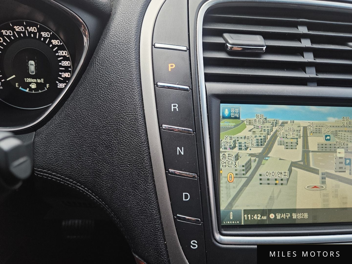 Lincoln MKX 2016 — миниатюра 10