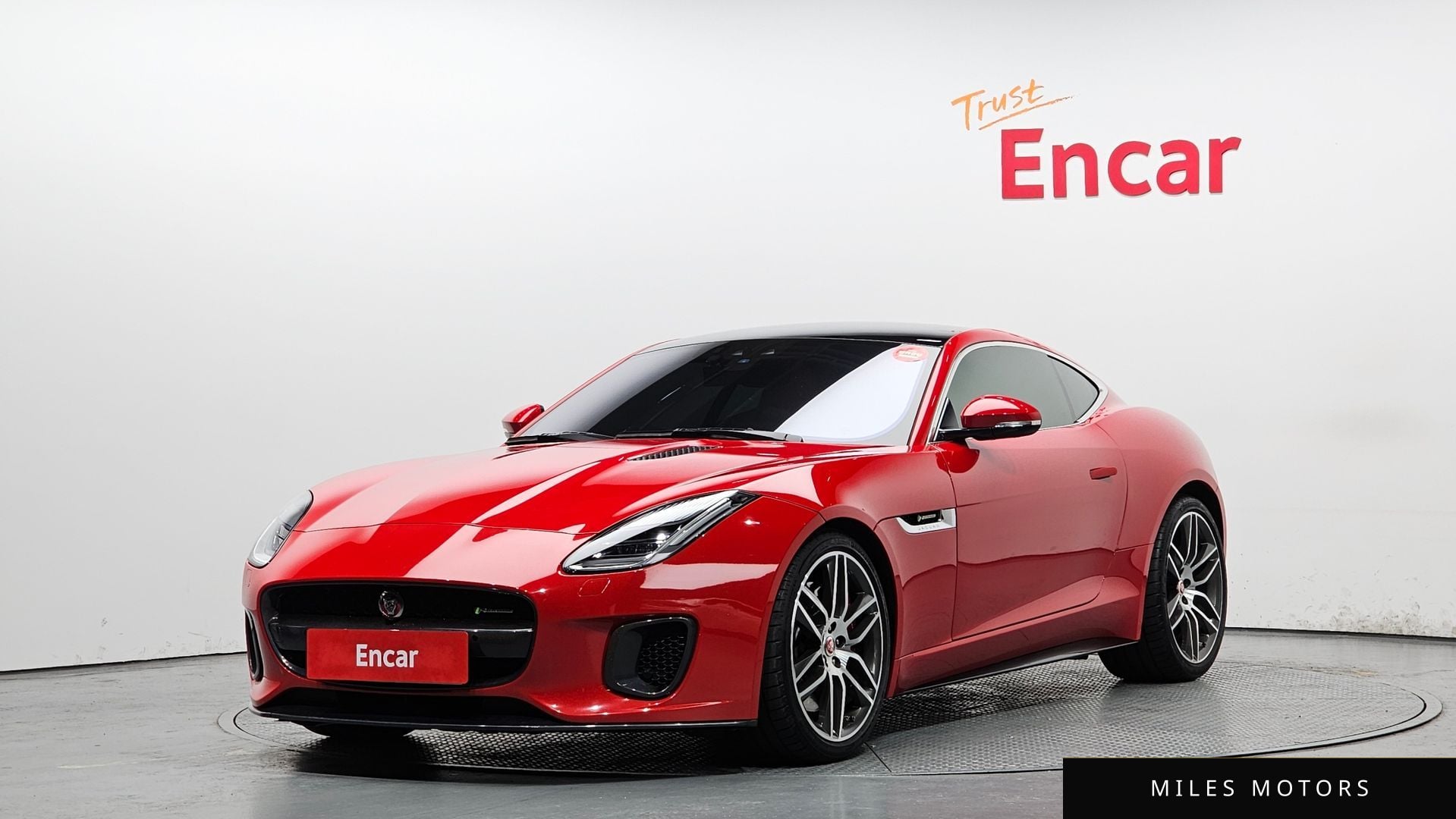 Jaguar F-TYPE 2019 — фото 1 из 12
