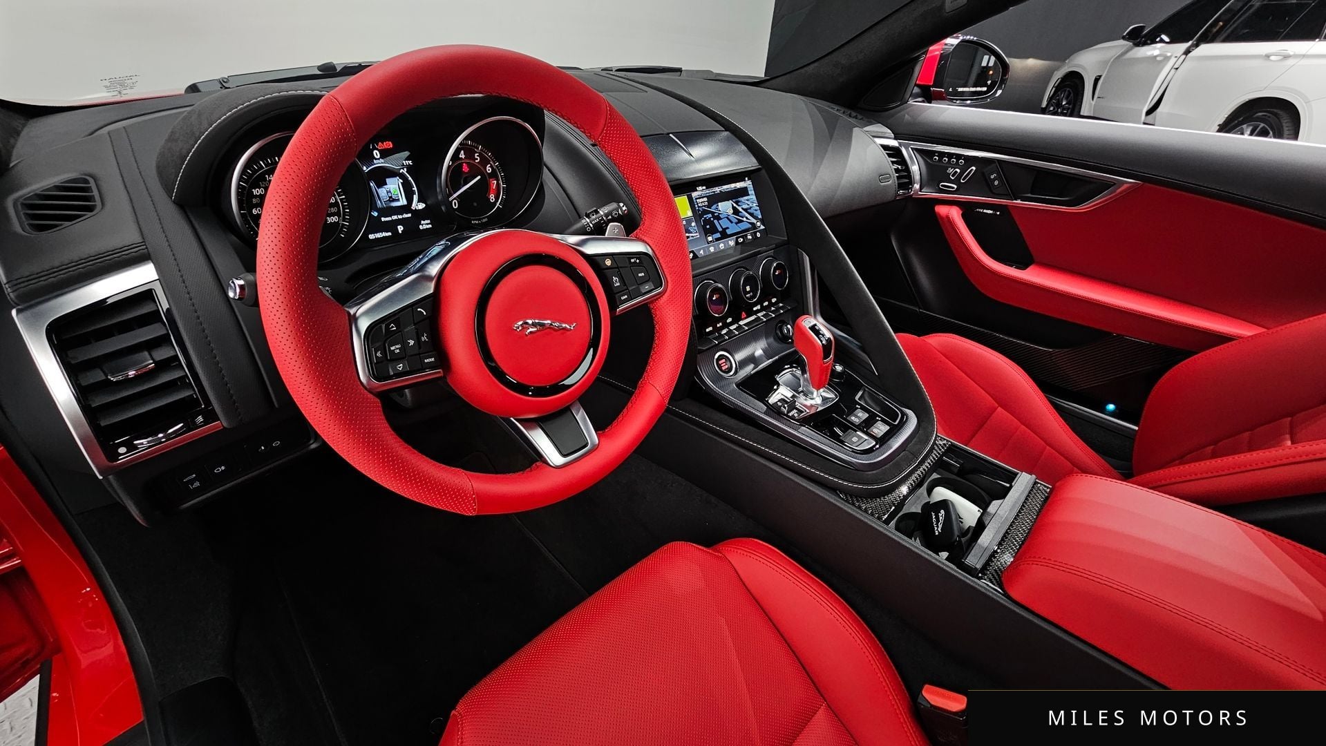Jaguar F-TYPE 2019 — миниатюра 7