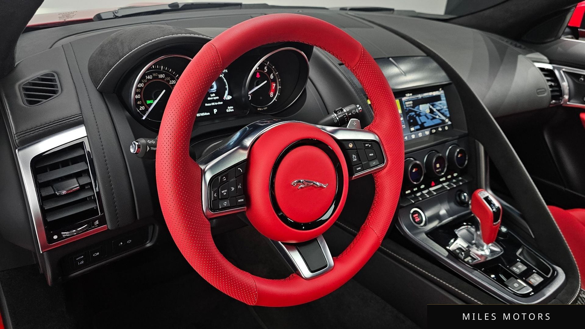 Jaguar F-TYPE 2019 — миниатюра 12