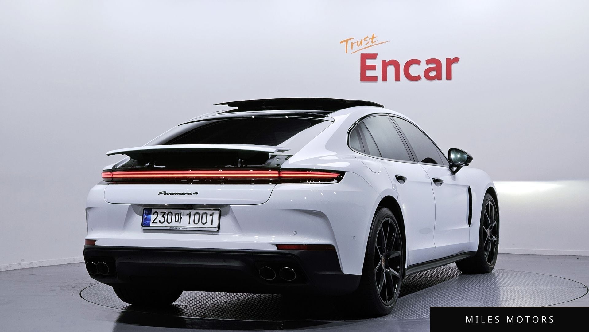 Porsche Panamera 2024 — миниатюра 2