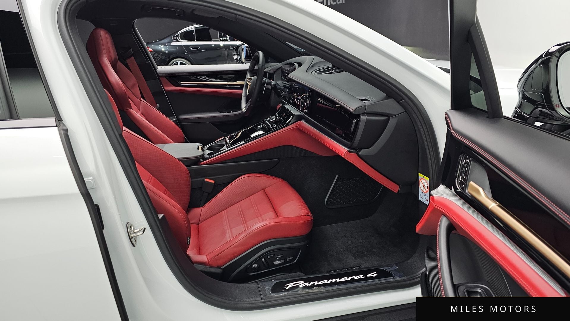 Porsche Panamera 2024 — миниатюра 10