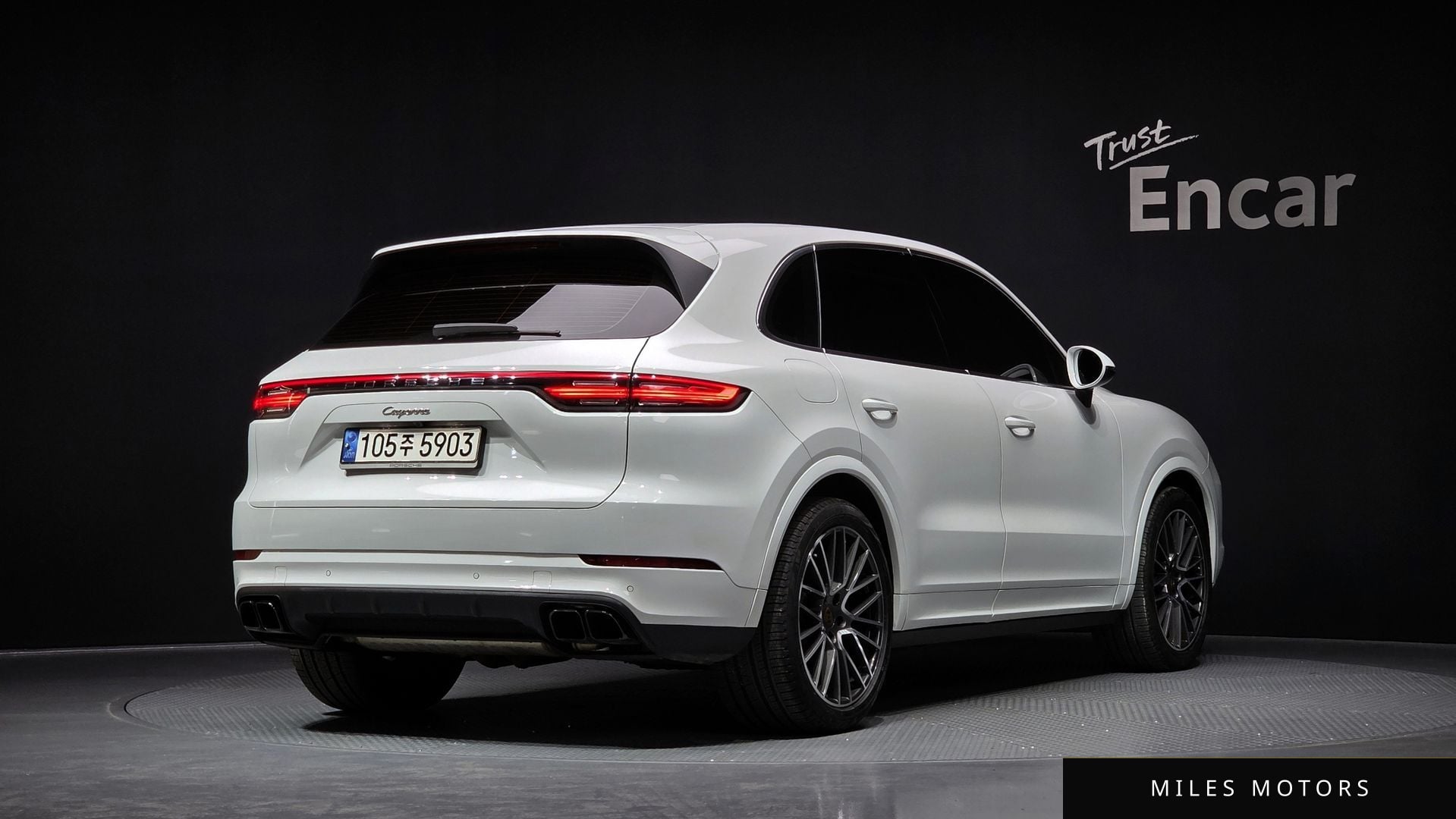 Porsche Cayenne 2019 — миниатюра 2