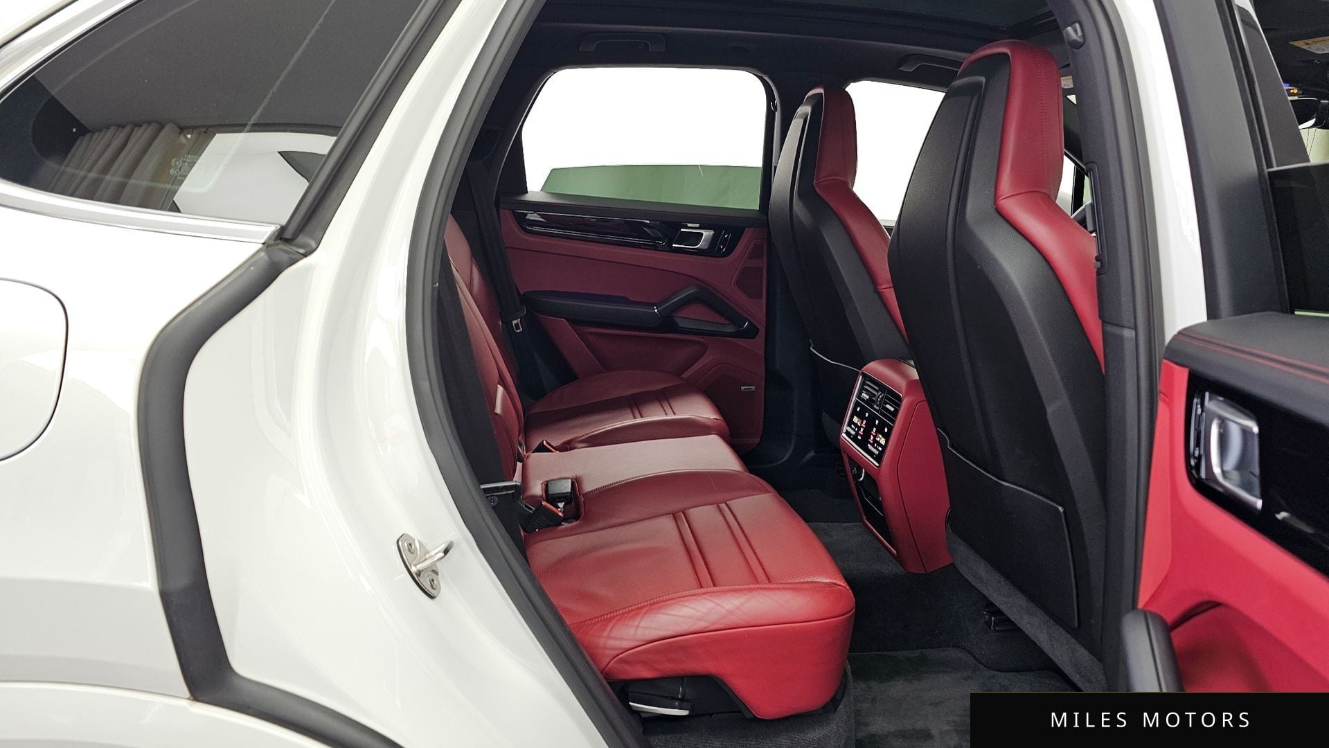 Porsche Cayenne 2019 — миниатюра 12