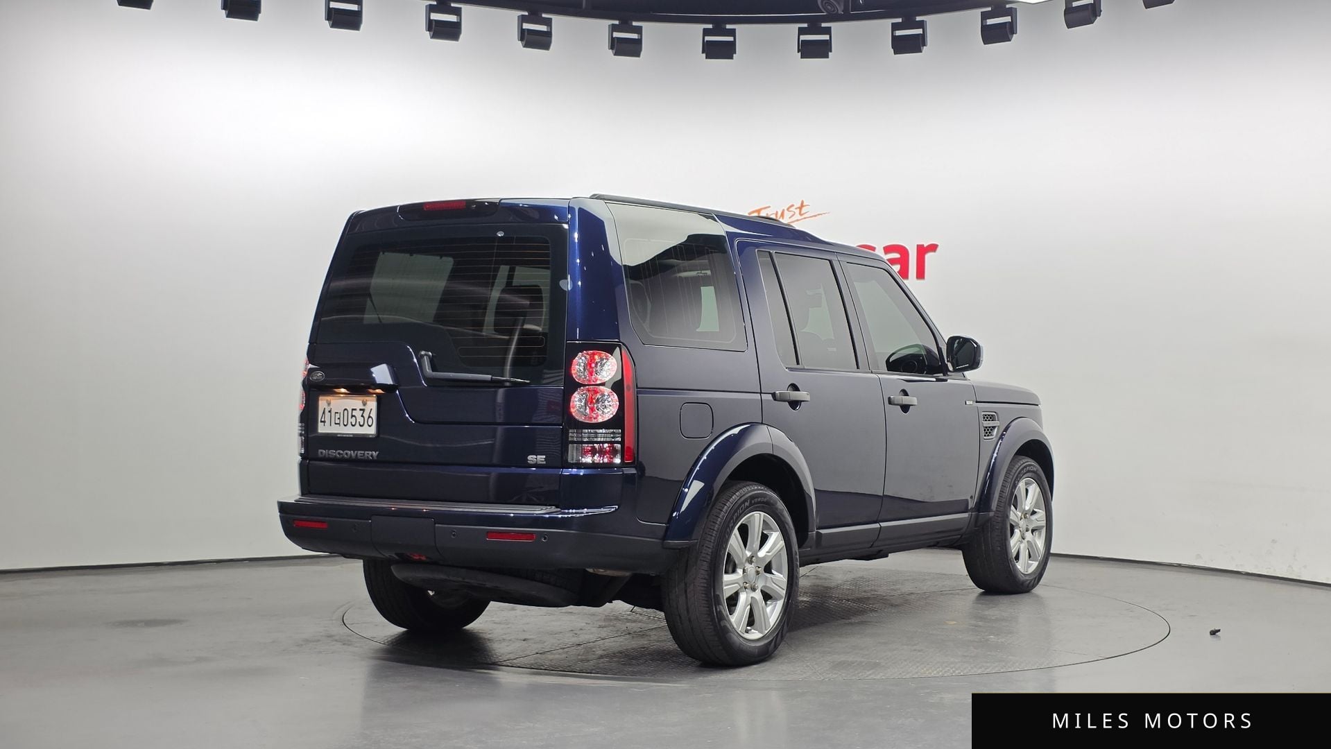 Land Rover Discovery 2016 — миниатюра 2