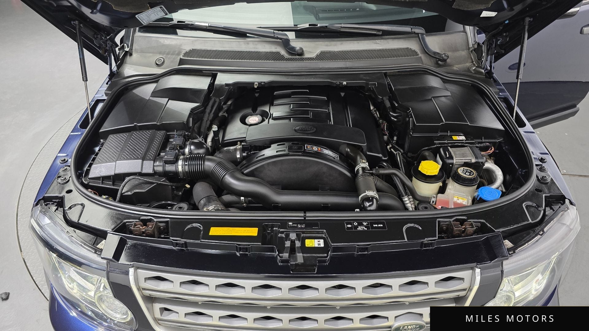 Land Rover Discovery 2016 — миниатюра 6