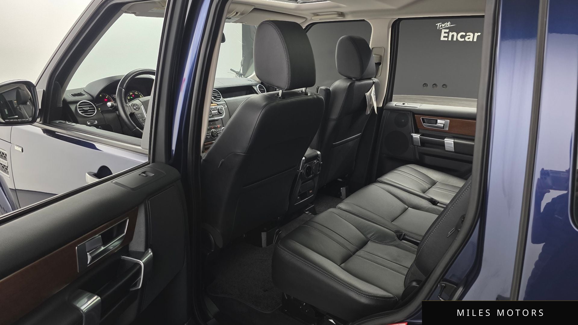 Land Rover Discovery 2016 — миниатюра 11