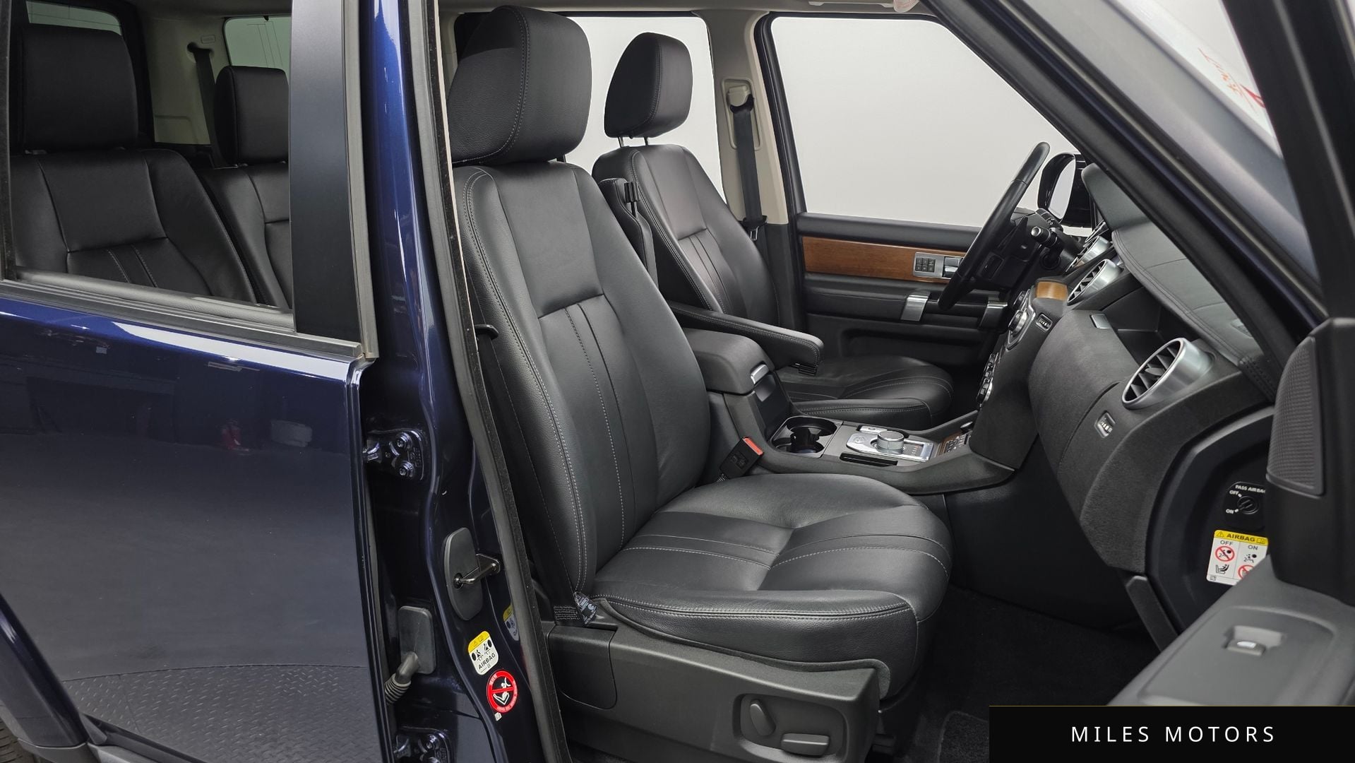 Land Rover Discovery 2016 — миниатюра 12